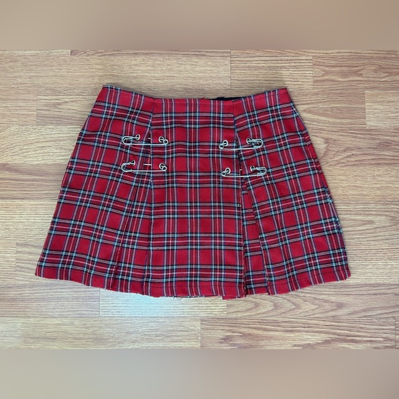 Vintage 90’s Lip Service Red Plaid Skirt size Small EUC - Picture 5 of 10